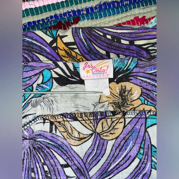 Vintage Jr’s Only California Hawaiian Shirt | Rhino Print | 90s Tropical Vibes - Picture 6 of 8